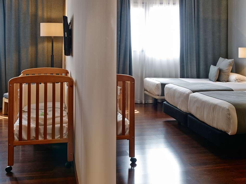 Hotel Carris Marineda A Coruna Room photo