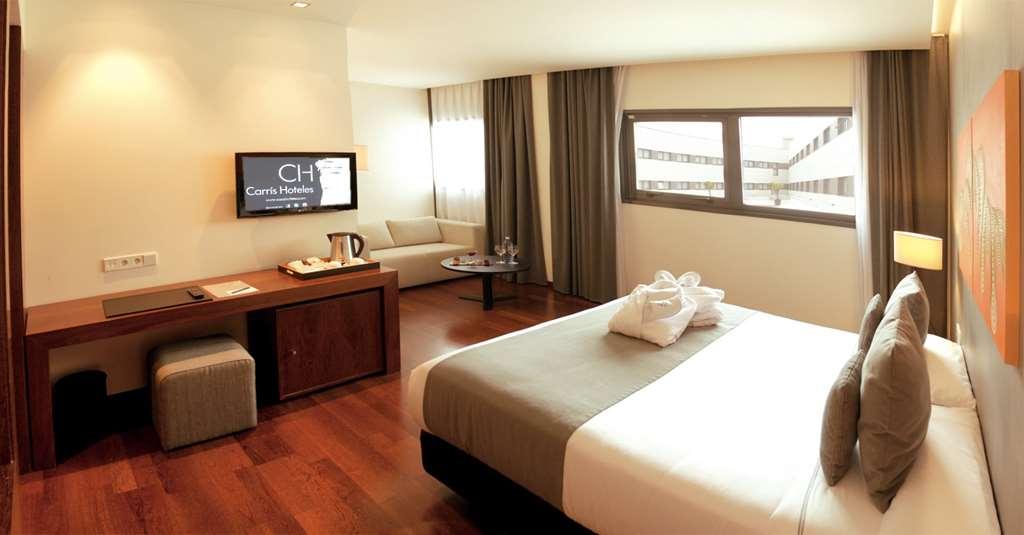 Hotel Carris Marineda A Coruna Room photo