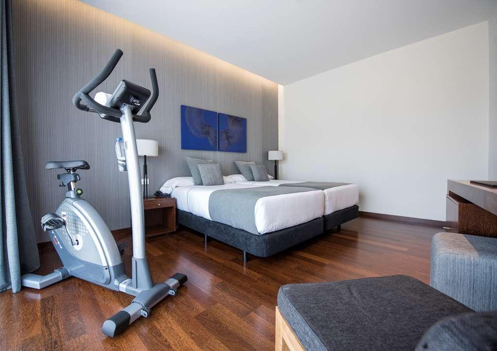 Hotel Carris Marineda A Coruna Facilities photo