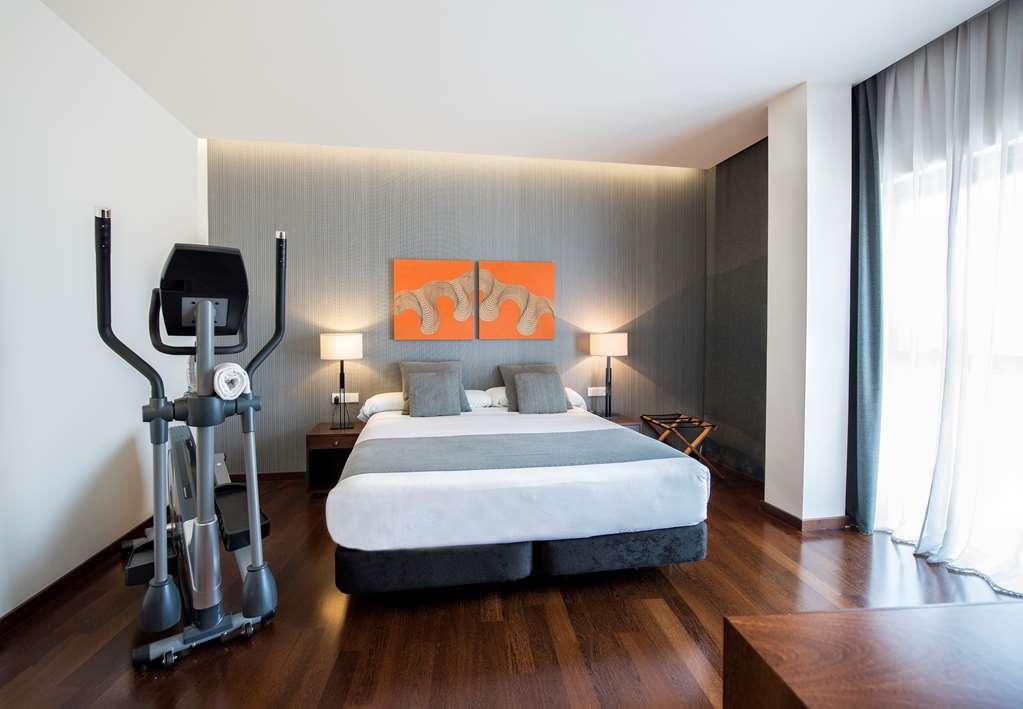 Hotel Carris Marineda A Coruna Facilities photo
