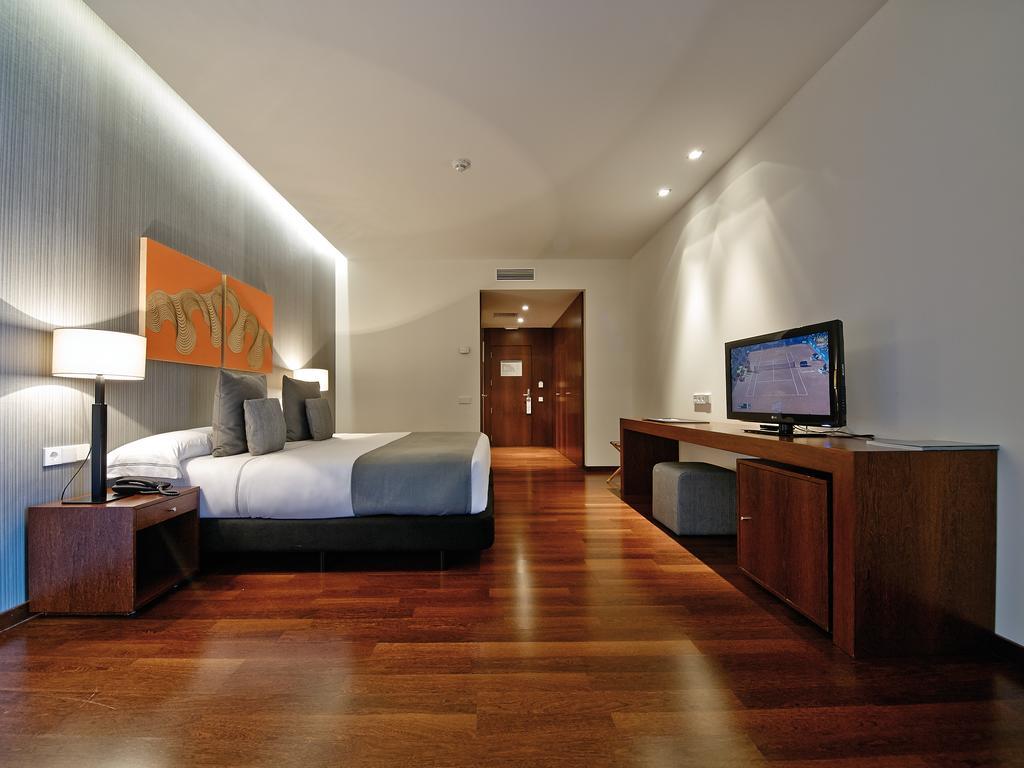 Hotel Carris Marineda A Coruna Room photo