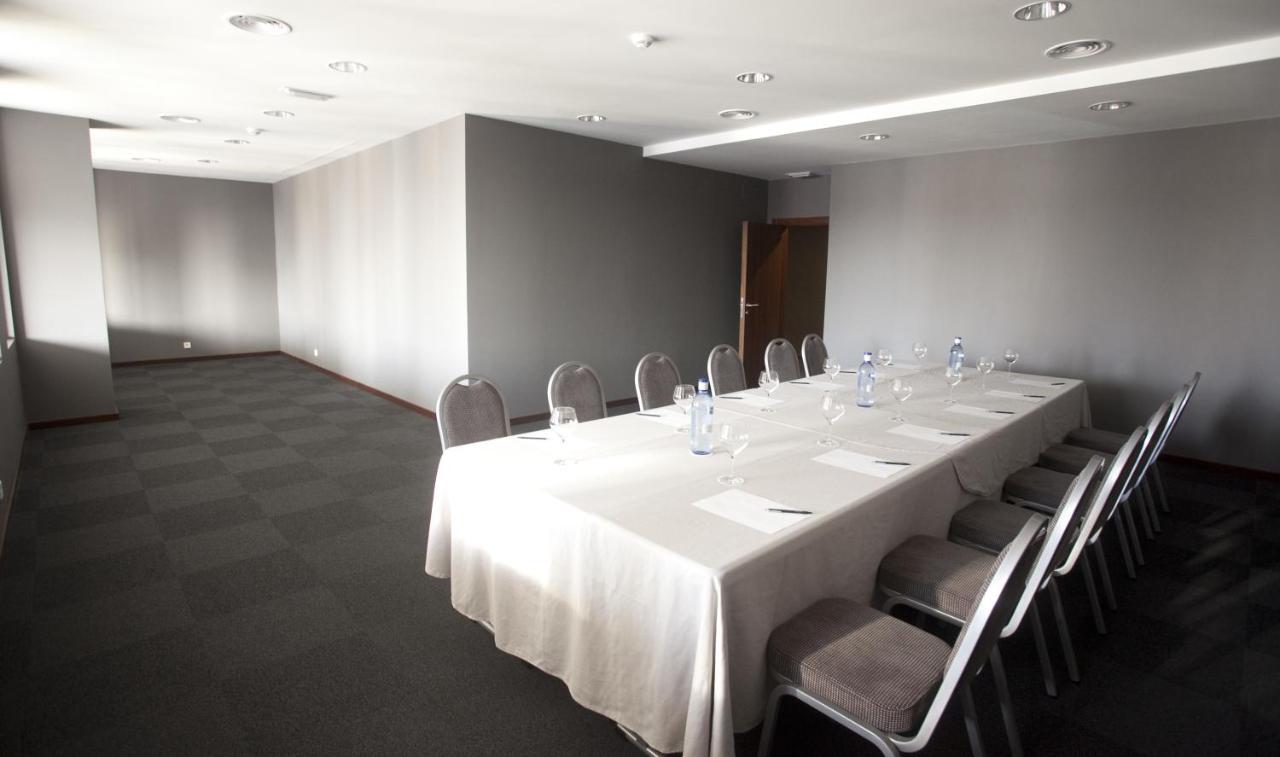 Hotel Carris Marineda A Coruna Exterior photo