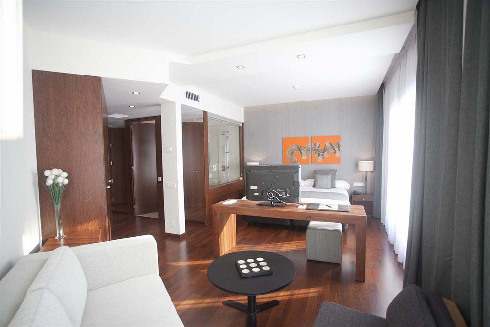Hotel Carris Marineda A Coruna Exterior photo